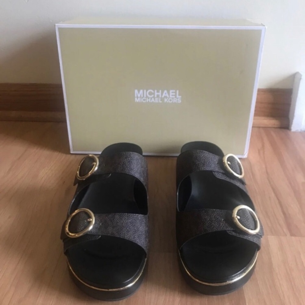 Michael Kors sandals   SEND OFFERS